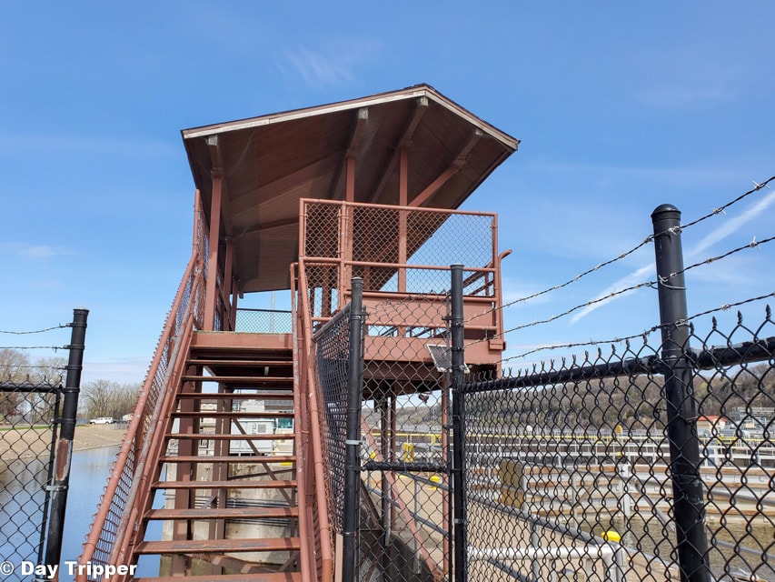 Observation deck for lock and dam